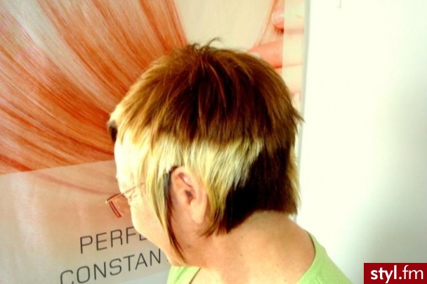 Salon Fryzjerski ,,Gabriela''Kahles Gabriela - Punk Rock Alternatywne Średnie Fryzury