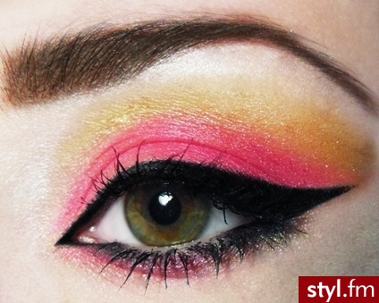 https://www.facebook.com/KamilaPatynaMakeUp - Artystyczne Makijaże