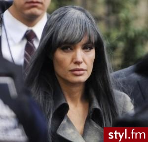Angelina  w \"Salt\" - Średnie Fryzury