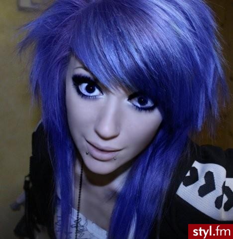 Kitty Mallow.  Jesli zdjecie już jest w galerii powiedz :) - EMO Alternatywne Średnie Fryzury