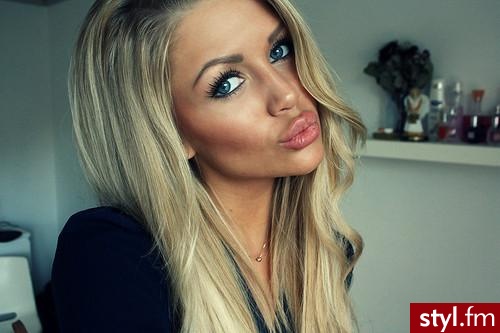Blond Rozpuszczone Kręcone Na co dzień Długie Fryzury