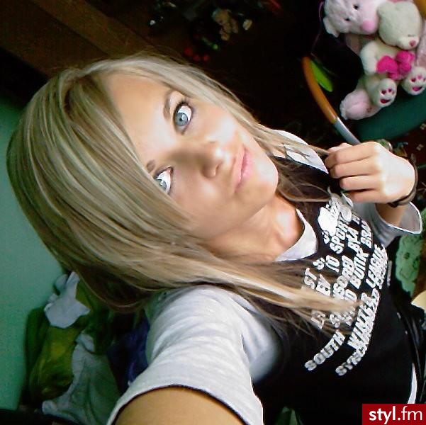 .. . - EMO Alternatywne Średnie Fryzury