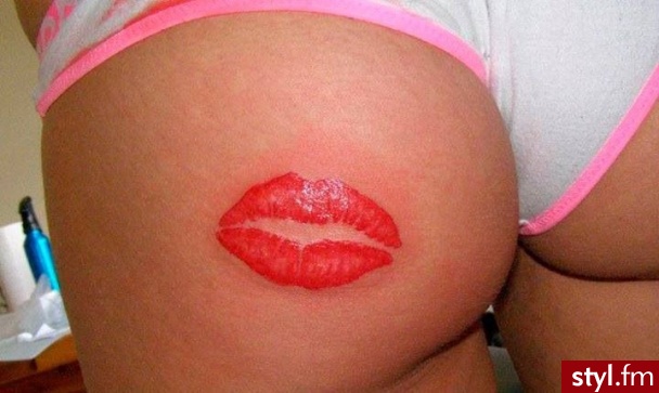 :* - Tatuaże