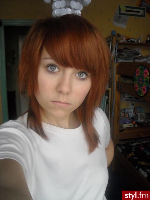 Średnie Fryzury