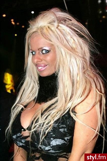 Żywa lalka Barbie i jej blond kłaczki XD - Długie Fryzury