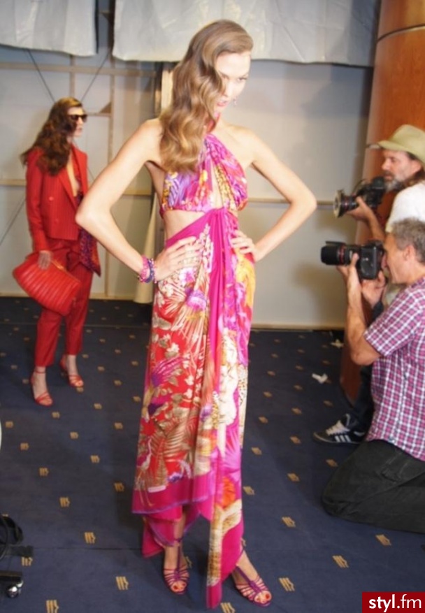 Sukienki Moda