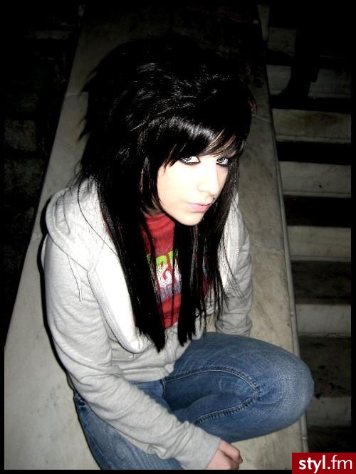 Jeśli zdjęcie już jest w galerii powiedz ;) - EMO Alternatywne Średnie Fryzury
