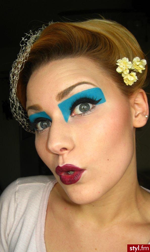 inspiracja. Lips:
MAC Media, Cyber lipsticks
NYX Marooned Mega shine gloss - Makijaże