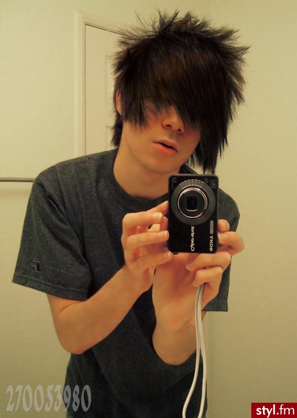 Justin. - EMO Alternatywne Średnie Fryzury