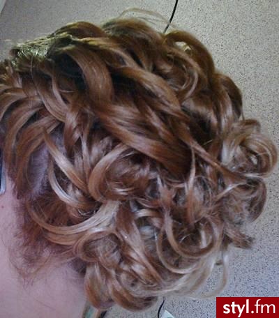 Blond Upięcie Kręcone Wieczorowe Średnie Fryzury
