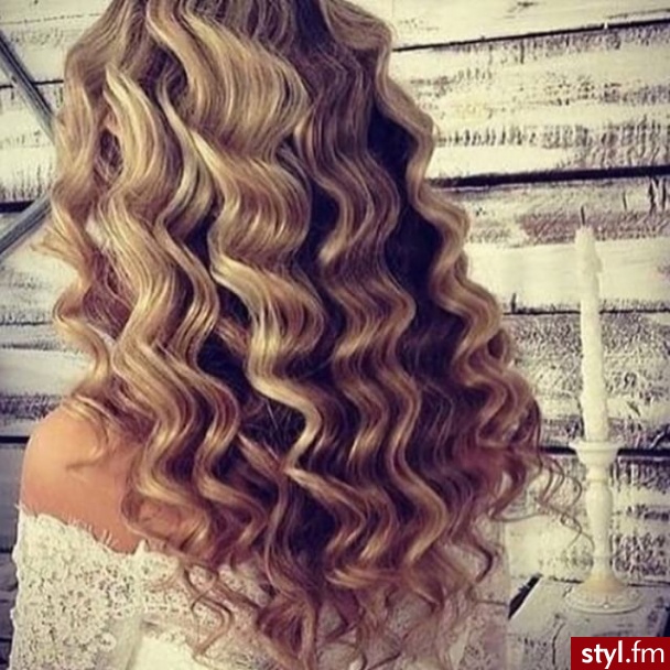 Blond Rozpuszczone Kręcone Na co dzień Długie Fryzury