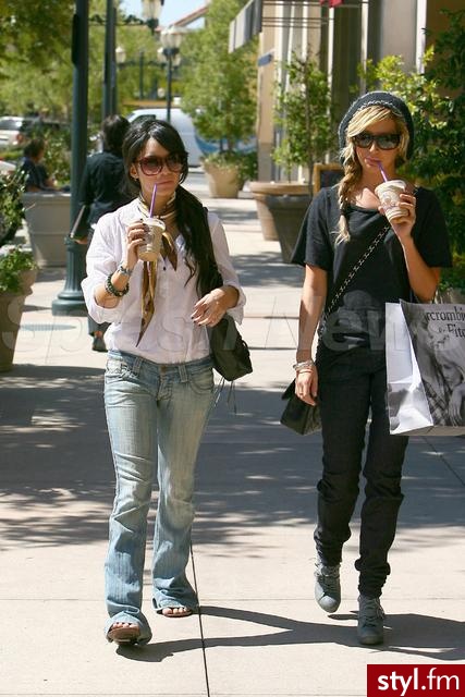 Vanessa i Ashley:):D:* - Długie Fryzury