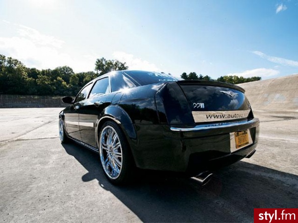 Chrysler 300c <333
za trzy lata do ślubu ;p
czaarny... - Misz-masz