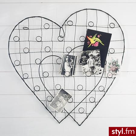 Druciane sercem, które pełni rolę tablicy korkowej lub innego przedmiotu, do którego przypiąć można kartki z informacjami itp. - 18.75 GBP - Gadżety Inne Moda