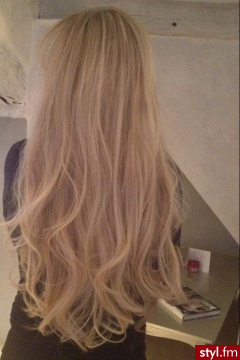 Blond Rozpuszczone Kręcone Na co dzień Długie Fryzury