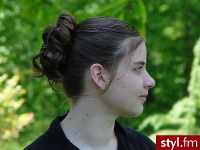 Wieczorowe Średnie Fryzury