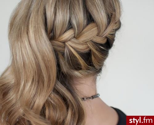 Blond Upięcie Kręcone Na co dzień Średnie Fryzury