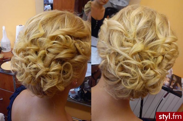 Blond Upięcie Kręcone Ślubne Średnie Fryzury