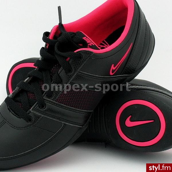 Nike. 
Cena:ok. 260 zł - Pozostałe Buty Moda