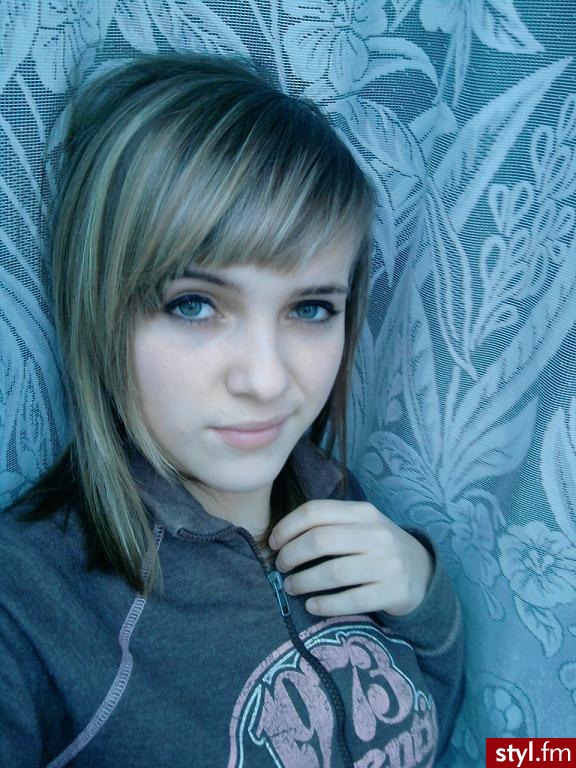 Średnie Fryzury