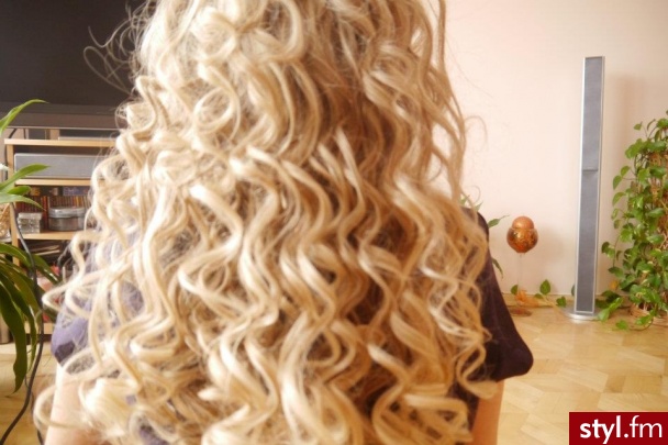Blond Rozpuszczone Kręcone Na co dzień Długie Fryzury