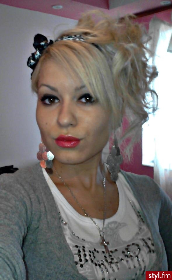 Średnie Fryzury