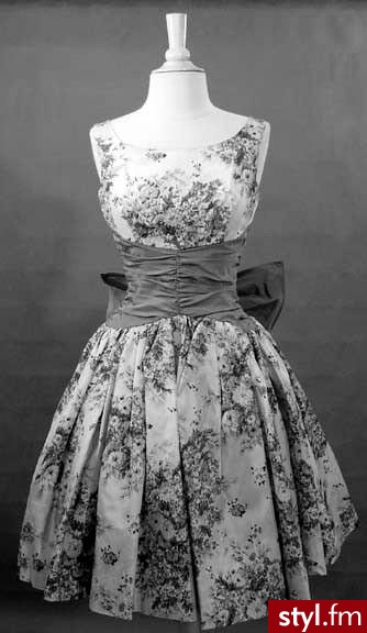 Sukienki Moda