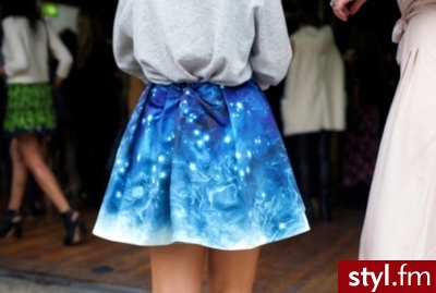 Średnie Spódnice Moda