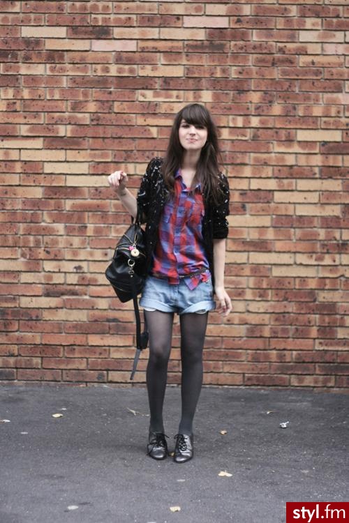 Jeżeli zdjęcie znajduje się już w galerii poproszę o link - Moda uliczna Inne Moda
