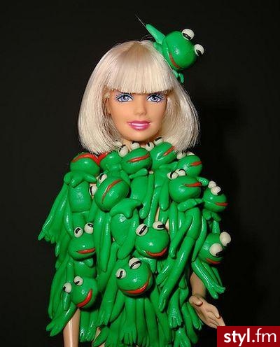 kolekcja lalek Barbie, które powstały na podobieństwo GaGi. Każda z nich jest ubrana w miniaturkę stroju, w którym mogliśmy zobaczyć piosenkarkę. - Misz-masz