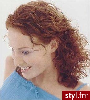 fryzury na kręcone. Fryzury - kręcone włosy. fryzury na kręcone - Internetowy Katalog Fryzur IKF.com.pl, propozycje fryzur na każdą okazję np. fryzury z długich włosów - Kręcone Na co dzień Średnie Fryzury