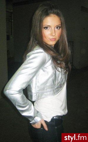 Średnie Fryzury