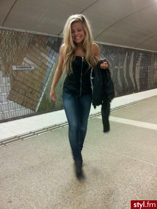 Blond Rozpuszczone Proste Na co dzień Długie Fryzury
