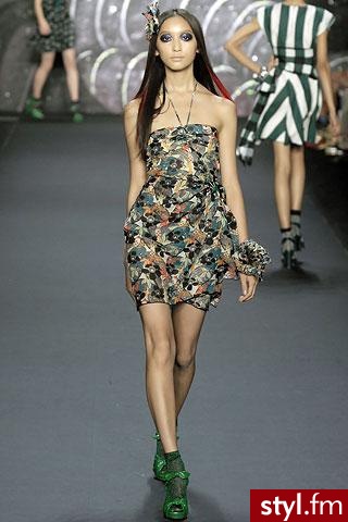 sukienka. Anna Sui
Jeżeli już jest proszę o link - Pozostałe Ciuchy Moda