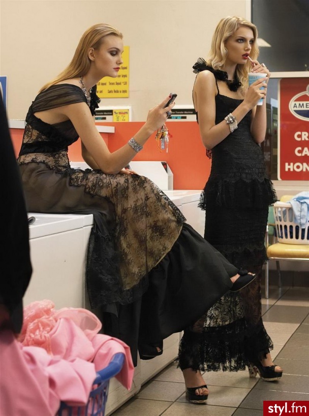 Sukienki Moda