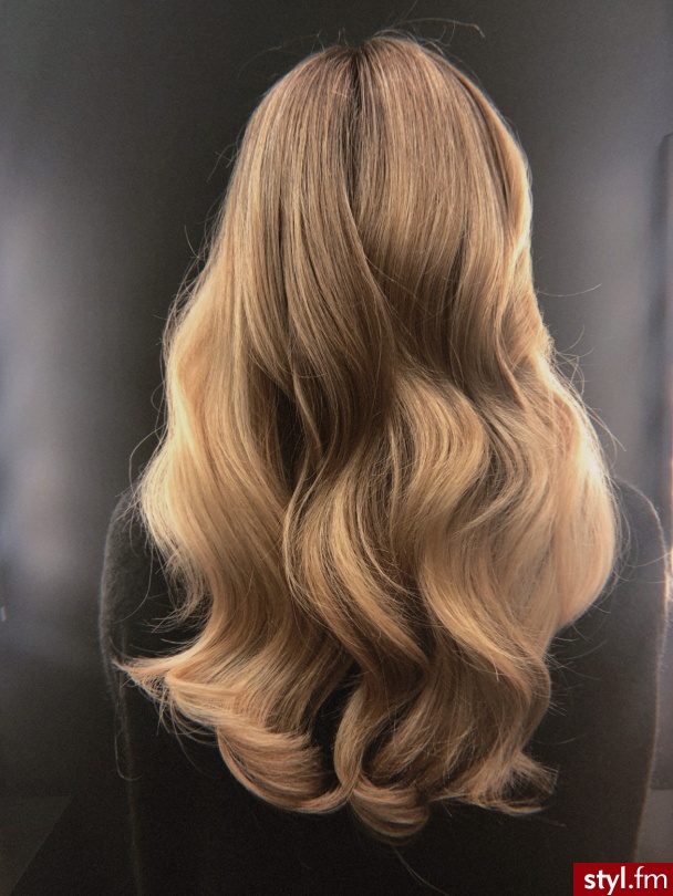 Blond Rozpuszczone Kręcone Na co dzień Długie Fryzury