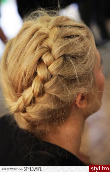 Blond Upięcie Proste Wieczorowe Średnie Fryzury