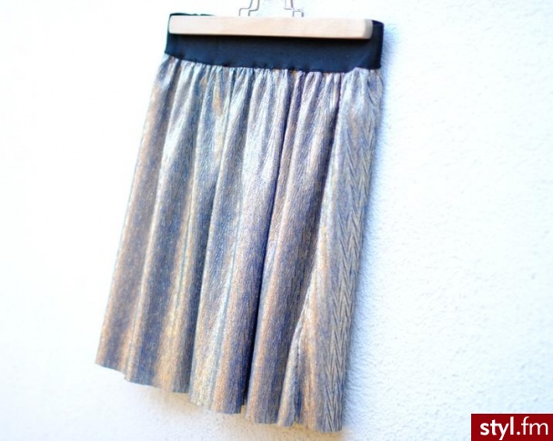 Średnie Spódnice Moda