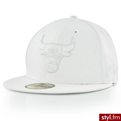 NEW ERA Czapka Chicago Bulls Fullcap - Nakrycia głowy Dodatki Moda