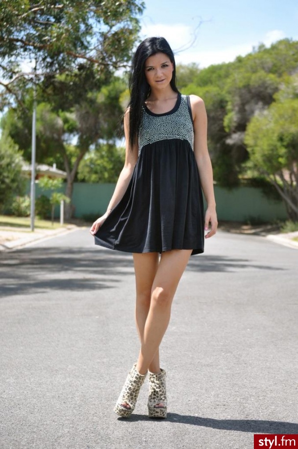 Sukienki Moda
