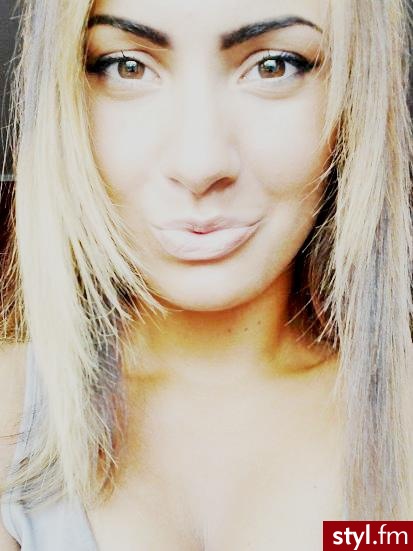 JESTEM BLOND :D - Blond Rozpuszczone Proste Na co dzień Średnie Fryzury