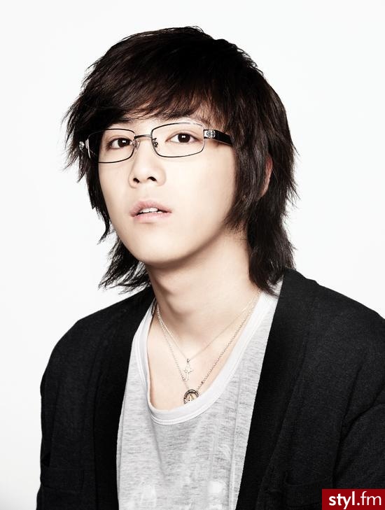 Lee Hong Ki. Lee Hong Ki - Średnie Męskie Fryzury