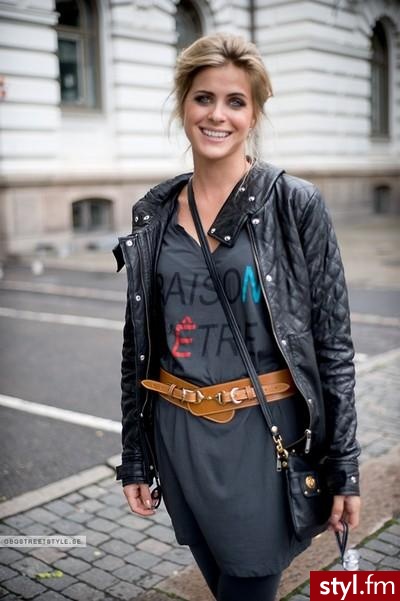 Jeżeli zdjęcie znajduje się już w galerii poproszę o link - Moda uliczna Inne Moda