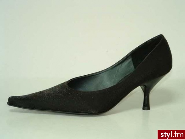 297 139x
kolory:Czarny
rozmiar: 34-41
obcas: 6,5 cm
cena: 189,00zł - Pozostałe Buty Moda