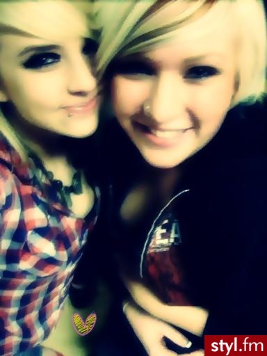 Katie ,,ed Friend ,,xx - EMO Alternatywne Średnie Fryzury