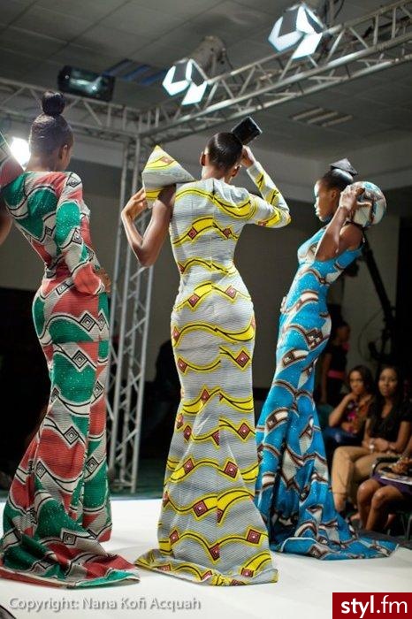 Sukienki Moda
