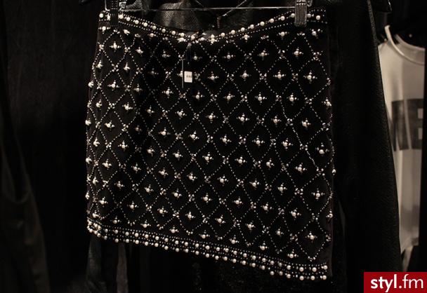 Średnie Spódnice Moda