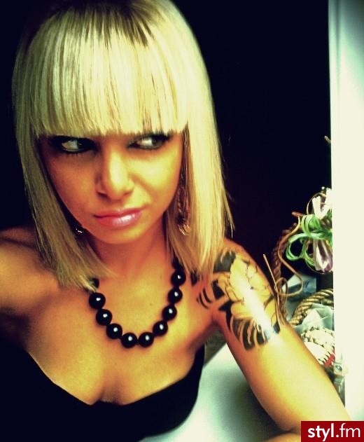 Blond Rozpuszczone Proste z grzywką Na co dzień Średnie Fryzury