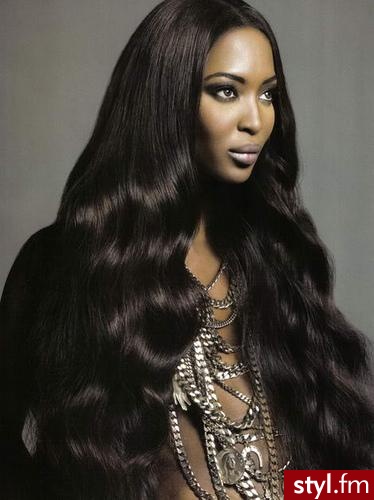 Naomi Campbell - Kręcone Na co dzień Średnie Fryzury