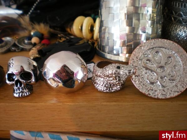 Jeżeli zdjęcie znajduje się już w galerii poproszę o link - Pozostałe Dodatki Moda